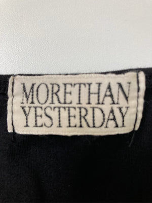 MORETHAN YESTERDAY/Tシャツ/カットソー/トップス/ブラック
