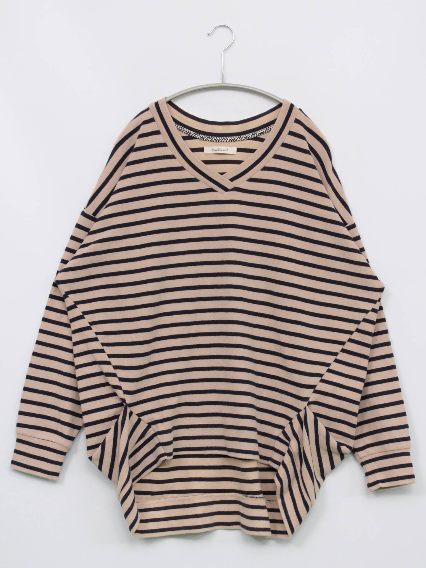 finai decision/Tシャツ/カットソー/トップス/ベージュ
