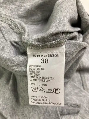 Tu es mon TRESOR/Tシャツ/カットソー/トップス/グレー/38