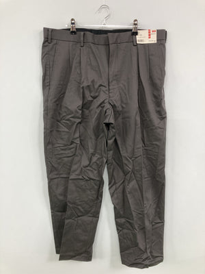 UNIQLO/ユニクロ/スラックス/パンツ/グレー/ウエスト95cm　レングス73cm