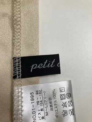 petit petit/Tシャツ/カットソー/トップス/ホワイト/M～L  バスト79～94  身長154～162