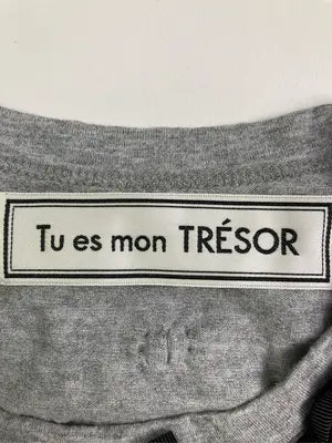 Tu es mon TRESOR/Tシャツ/カットソー/トップス/グレー/38