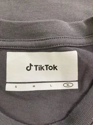 TikTok/Tシャツ/カットソー/トップス/ブラック/XL
