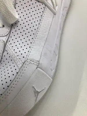 JORDAN/ジョーダン/スニーカー/シューズ/ホワイト/US 6.5Y