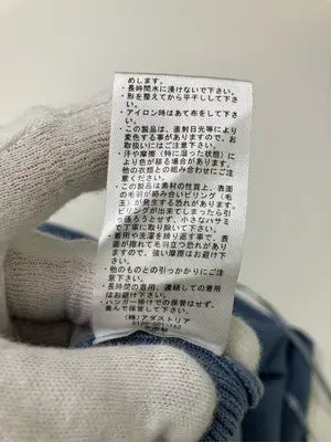 ブルー
