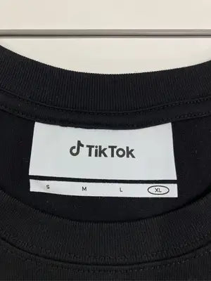 TikTok/Tシャツ/カットソー/トップス/ブラック/XL