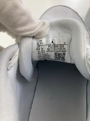 JORDAN/ジョーダン/スニーカー/シューズ/ホワイト/US 6.5Y