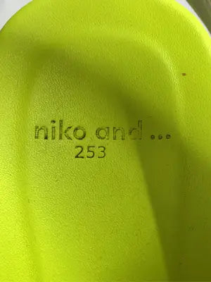 niko and .../ニコアンド/サンダル/シューズ/グレー/253