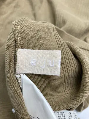 R JUBILEE/Tシャツ/カットソー/トップス/カーキ/F