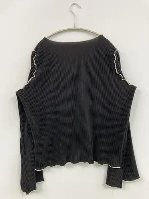 Lutique/ルティーク/Tシャツ/カットソー/トップス/ブラック/M  バスト79～87　身長154～162