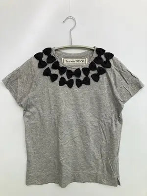 Tu es mon TRESOR/Tシャツ/カットソー/トップス/グレー/38