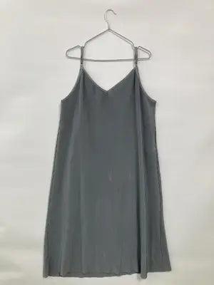 Lutique/ルティーク/ドレス/ワンピース/ドレス/グレー/L  バスト86～94  身長154～162