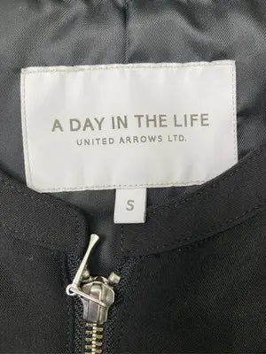 A DAY IN THE LIFE UNITED ARROWS/アデイインザライフユナイテッドアローズ/ノーカラージャケット/ジャケット/アウター/ブラック/S