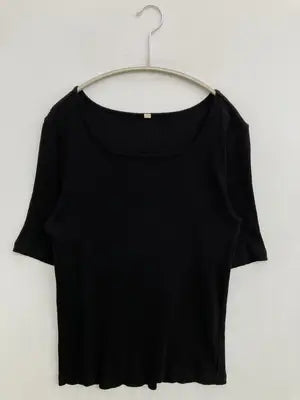 Tシャツ/カットソー/トップス/ブラック/M  バスト79～87  身長154～162