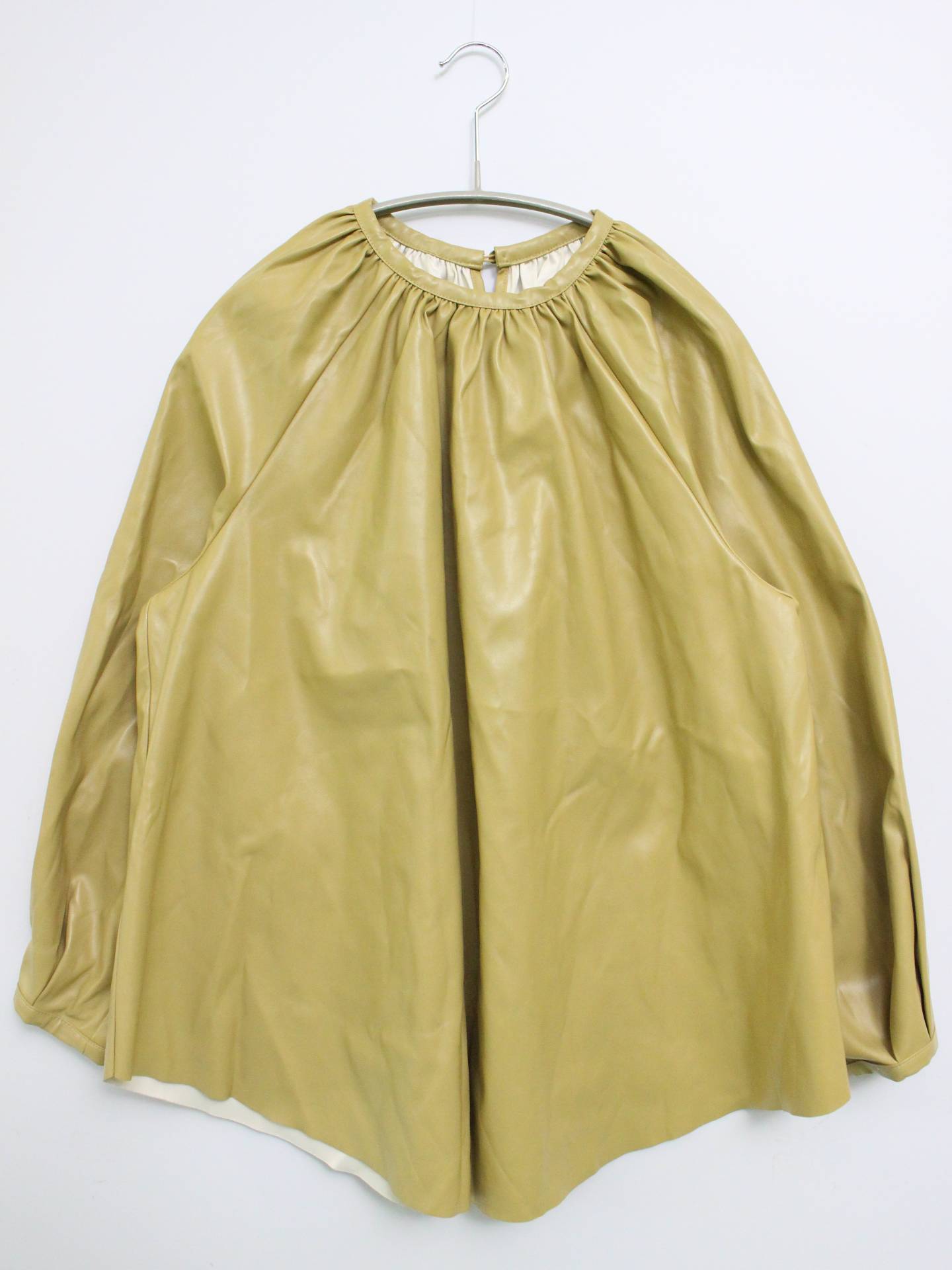 KBF＋/その他トップス/トップス/ベージュ/One